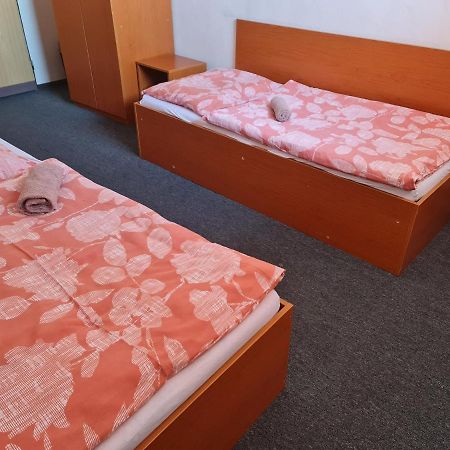 Penzion Olympia Banská Bystrica Exteriör bild