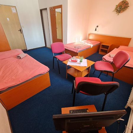 Penzion Olympia Banská Bystrica Exteriör bild