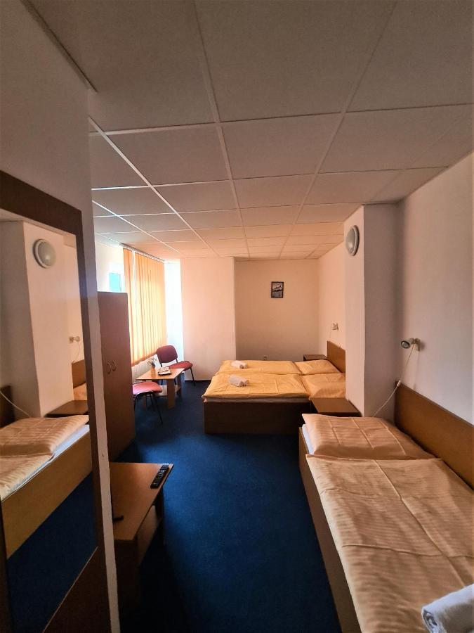 Penzion Olympia Banská Bystrica Exteriör bild