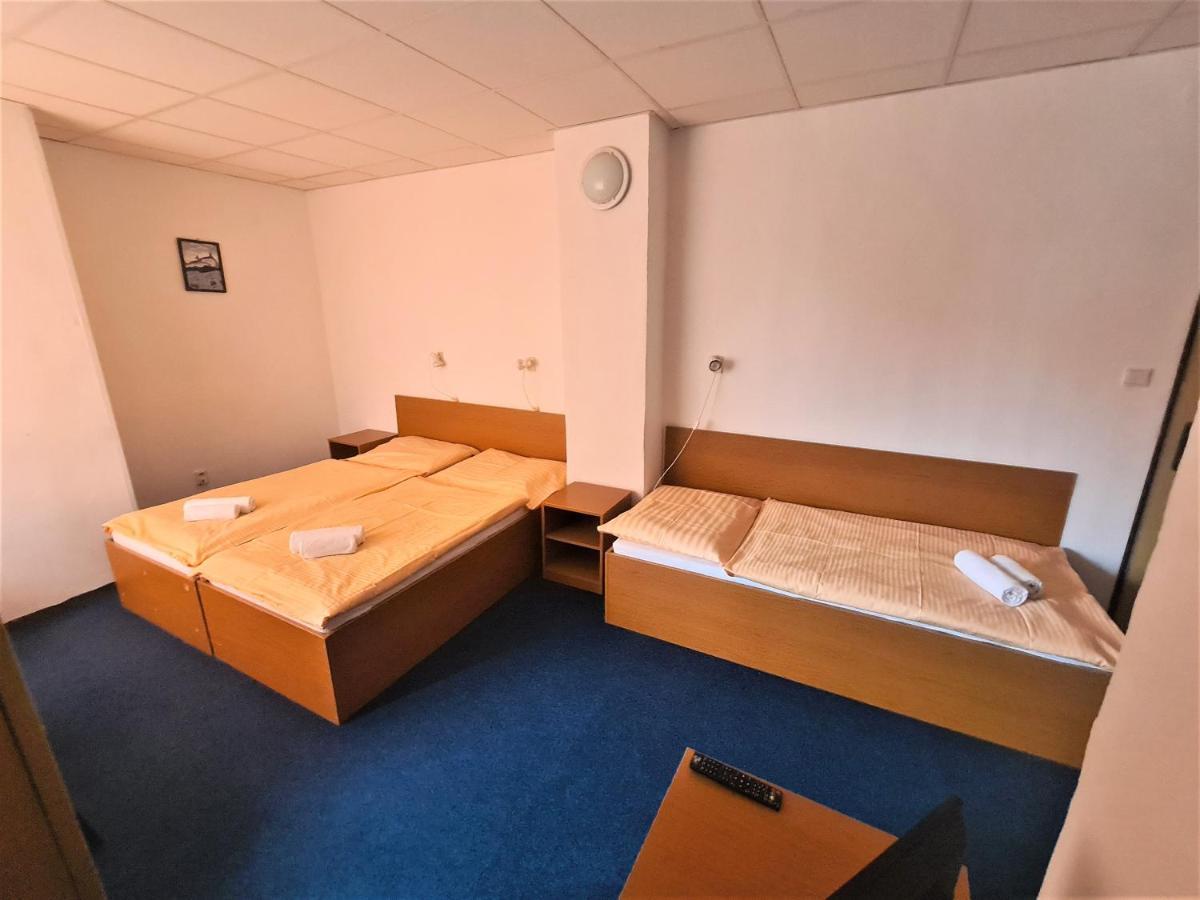 Penzion Olympia Banská Bystrica Exteriör bild