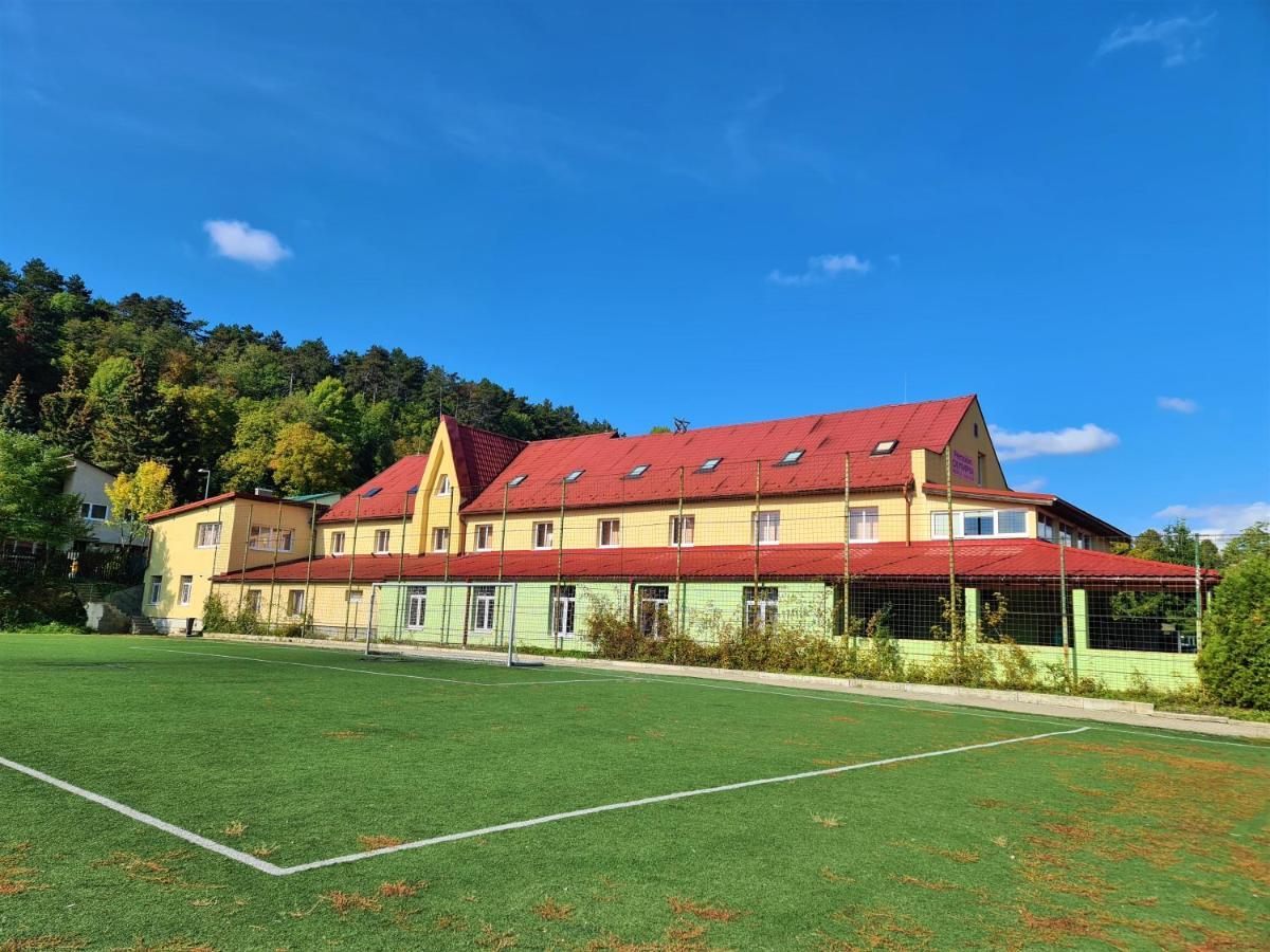 Penzion Olympia Banská Bystrica Exteriör bild