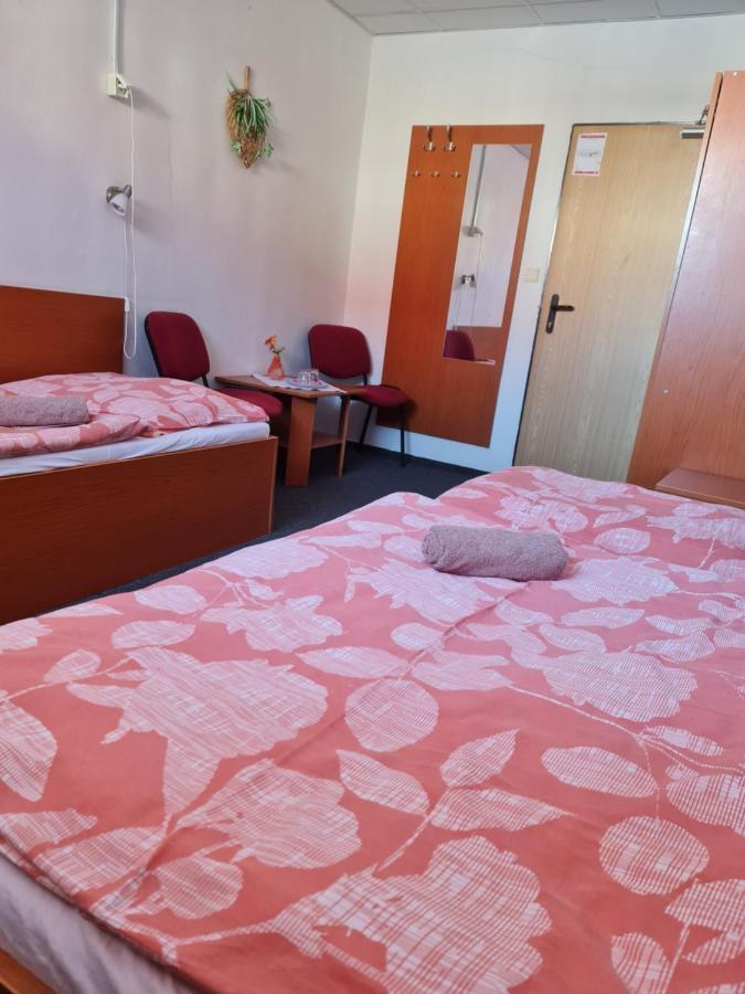 Penzion Olympia Banská Bystrica Exteriör bild