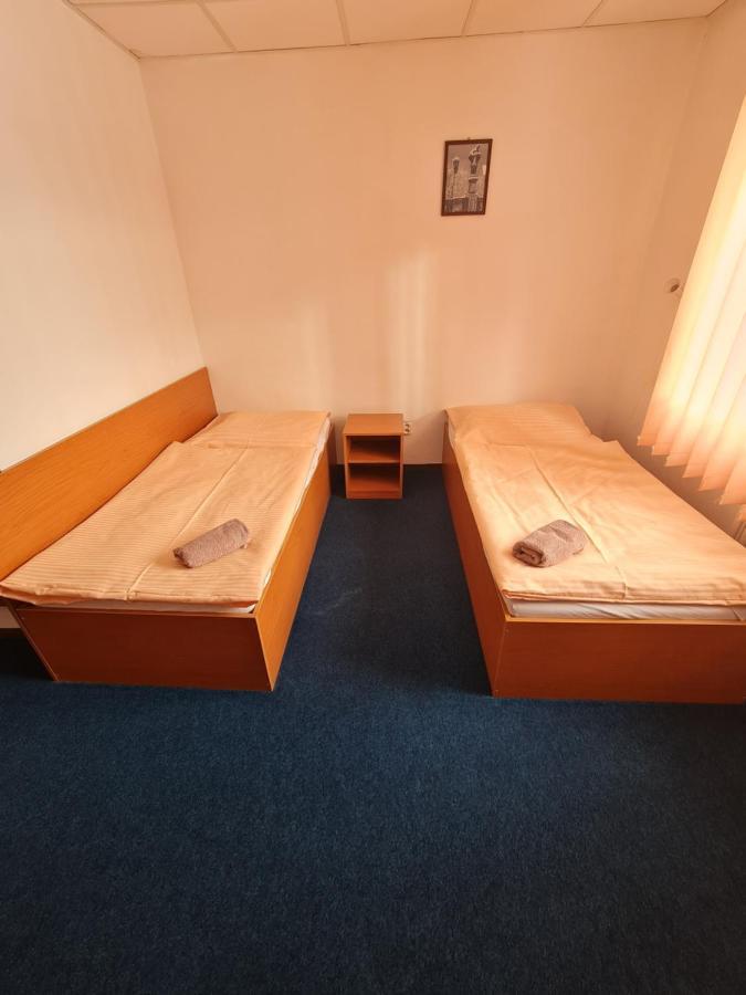Penzion Olympia Banská Bystrica Exteriör bild