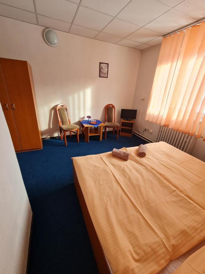 Penzion Olympia Banská Bystrica Exteriör bild