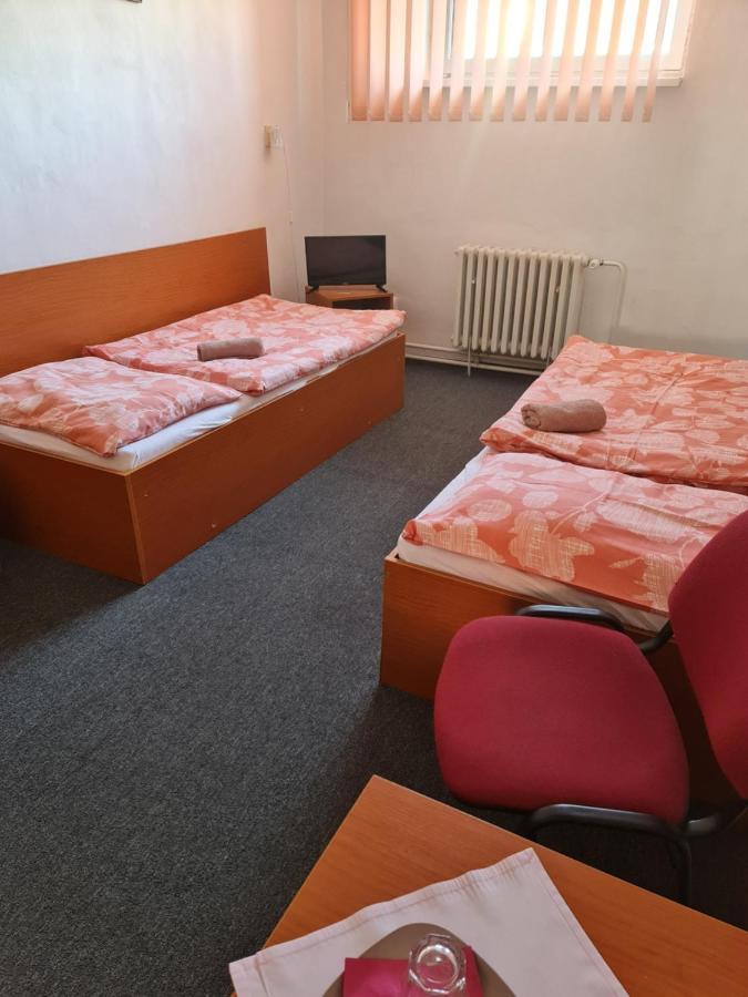 Penzion Olympia Banská Bystrica Exteriör bild