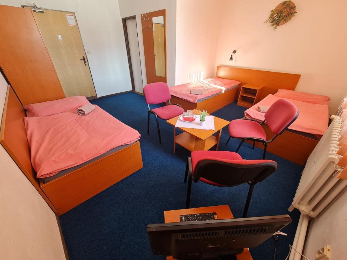 Penzion Olympia Banská Bystrica Exteriör bild