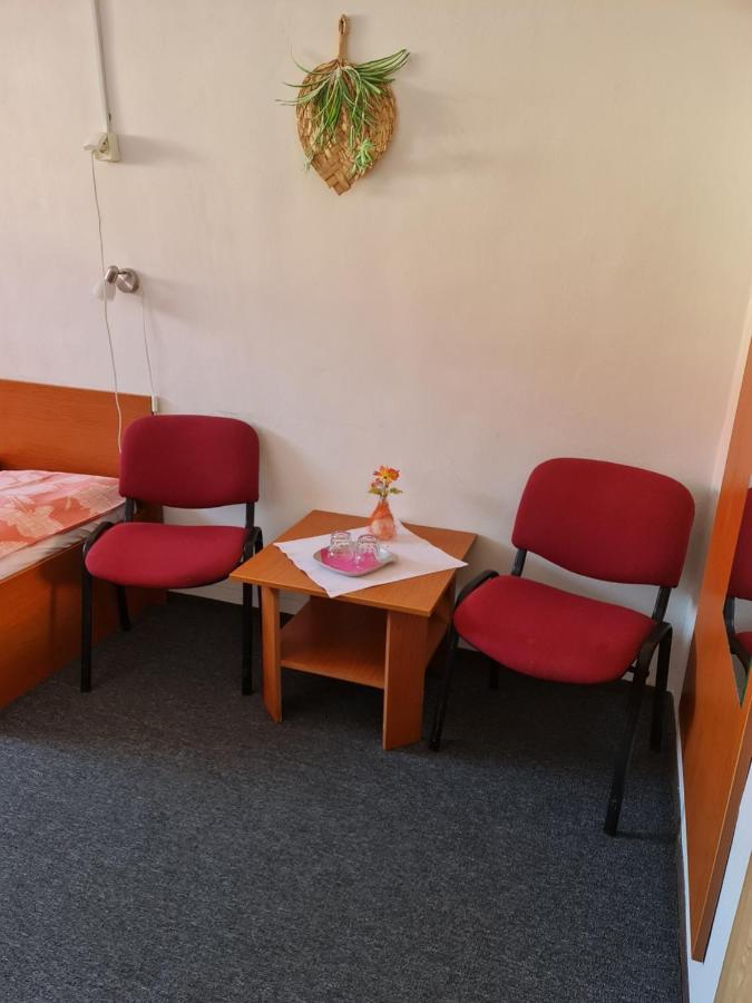 Penzion Olympia Banská Bystrica Exteriör bild