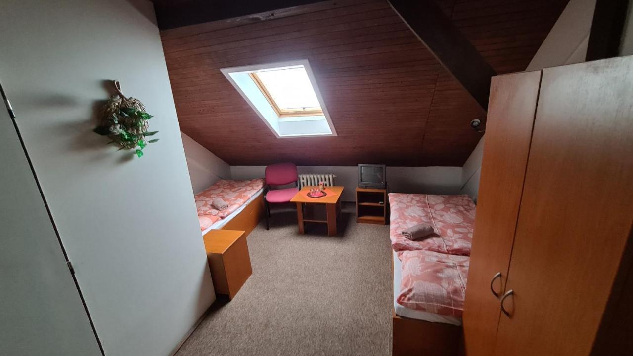 Penzion Olympia Banská Bystrica Exteriör bild